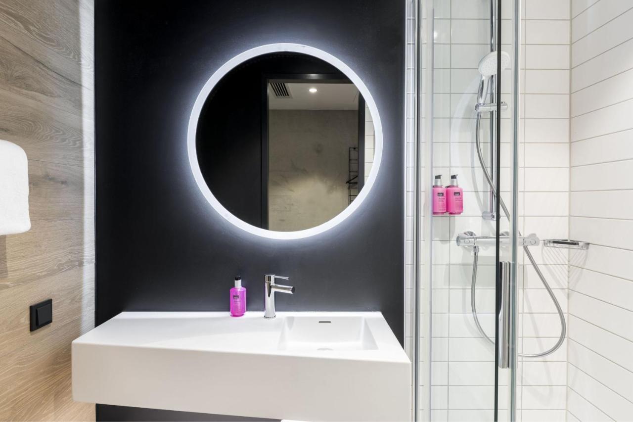 Moxy Outletcity Metzingen Metzingen  Bagian luar foto