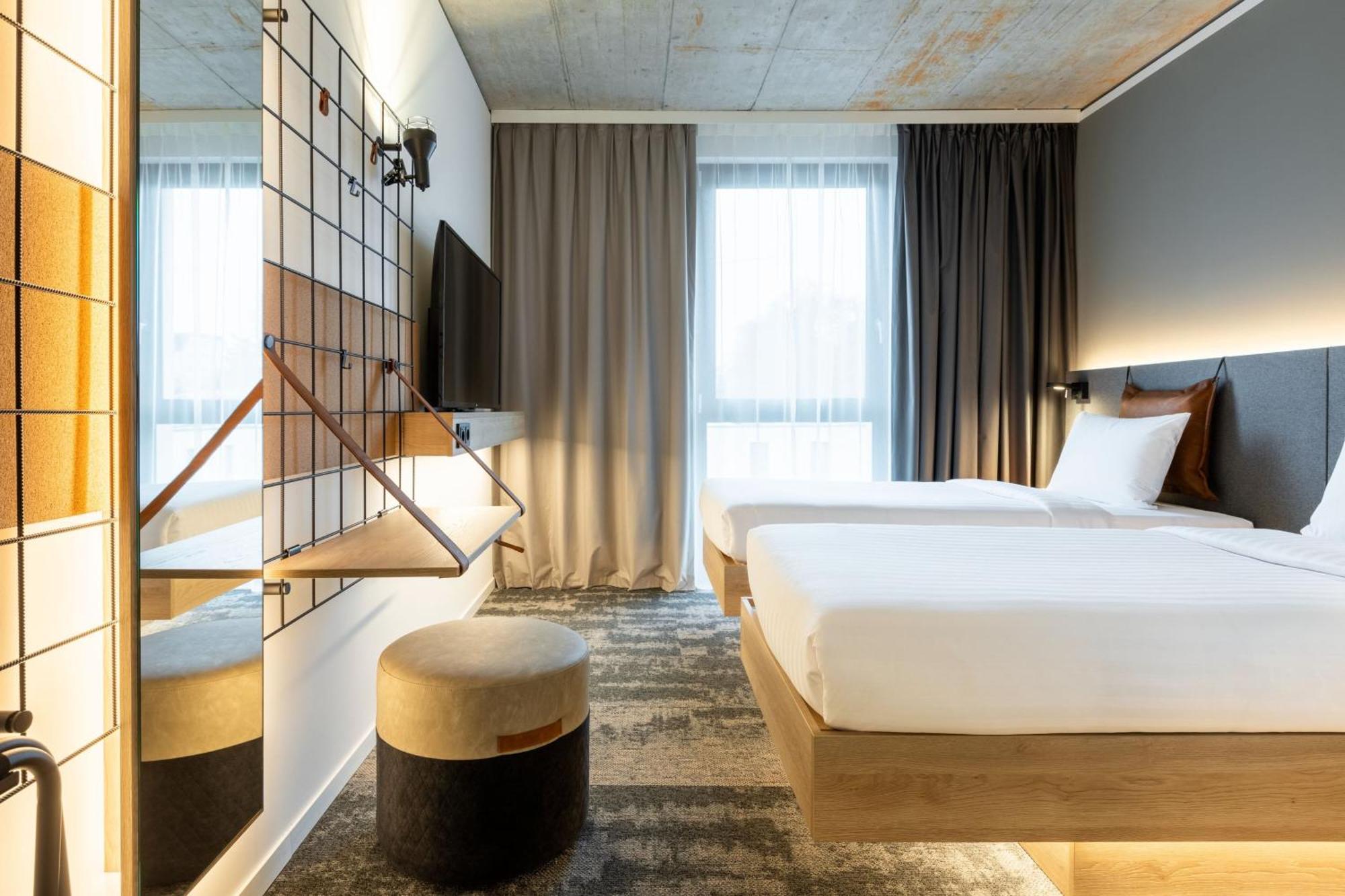 Moxy Outletcity Metzingen Metzingen  Bagian luar foto