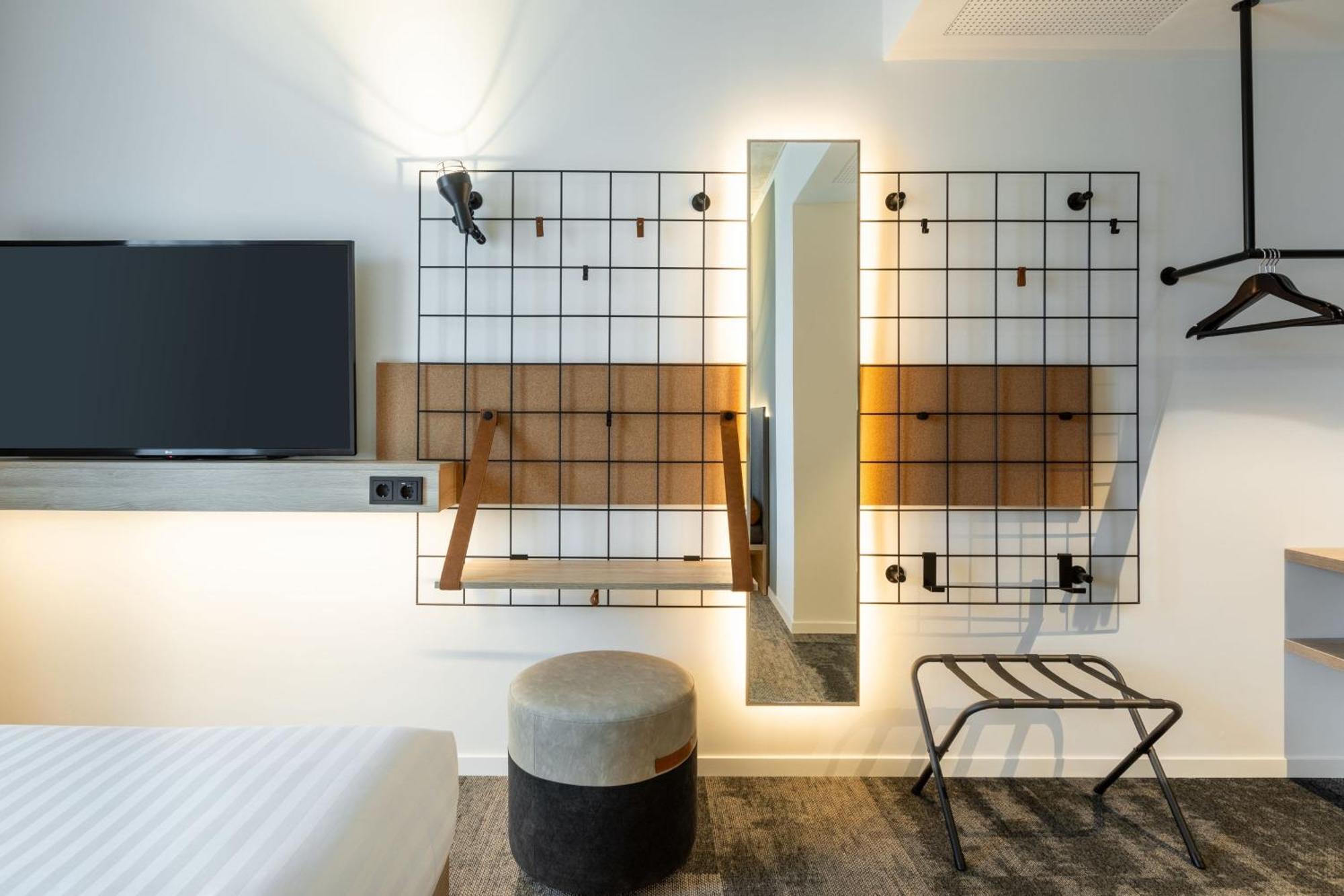 Moxy Outletcity Metzingen Metzingen  Bagian luar foto