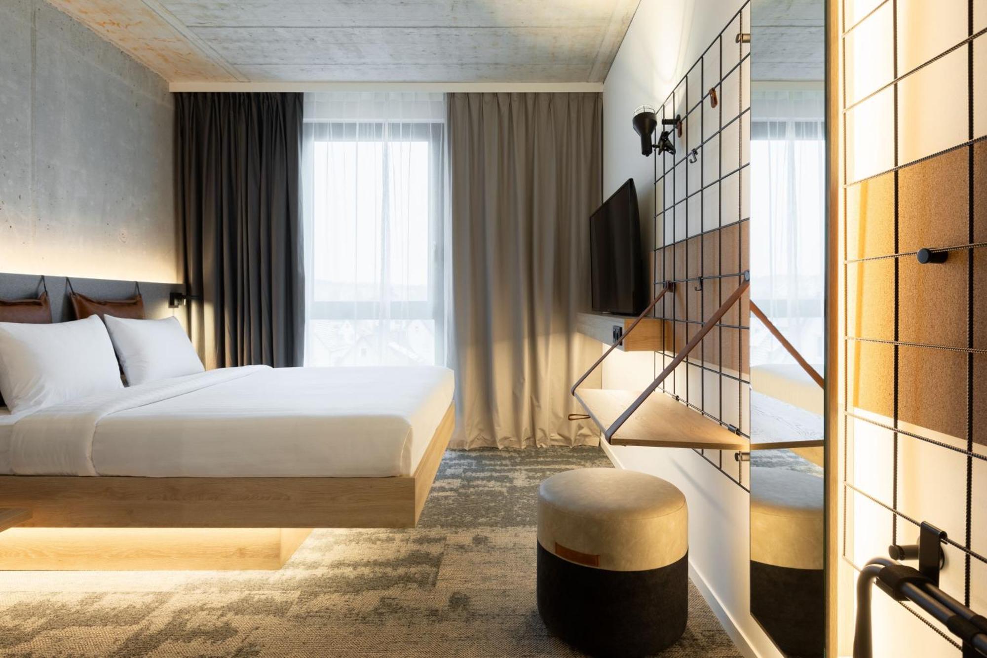 Moxy Outletcity Metzingen Metzingen  Bagian luar foto
