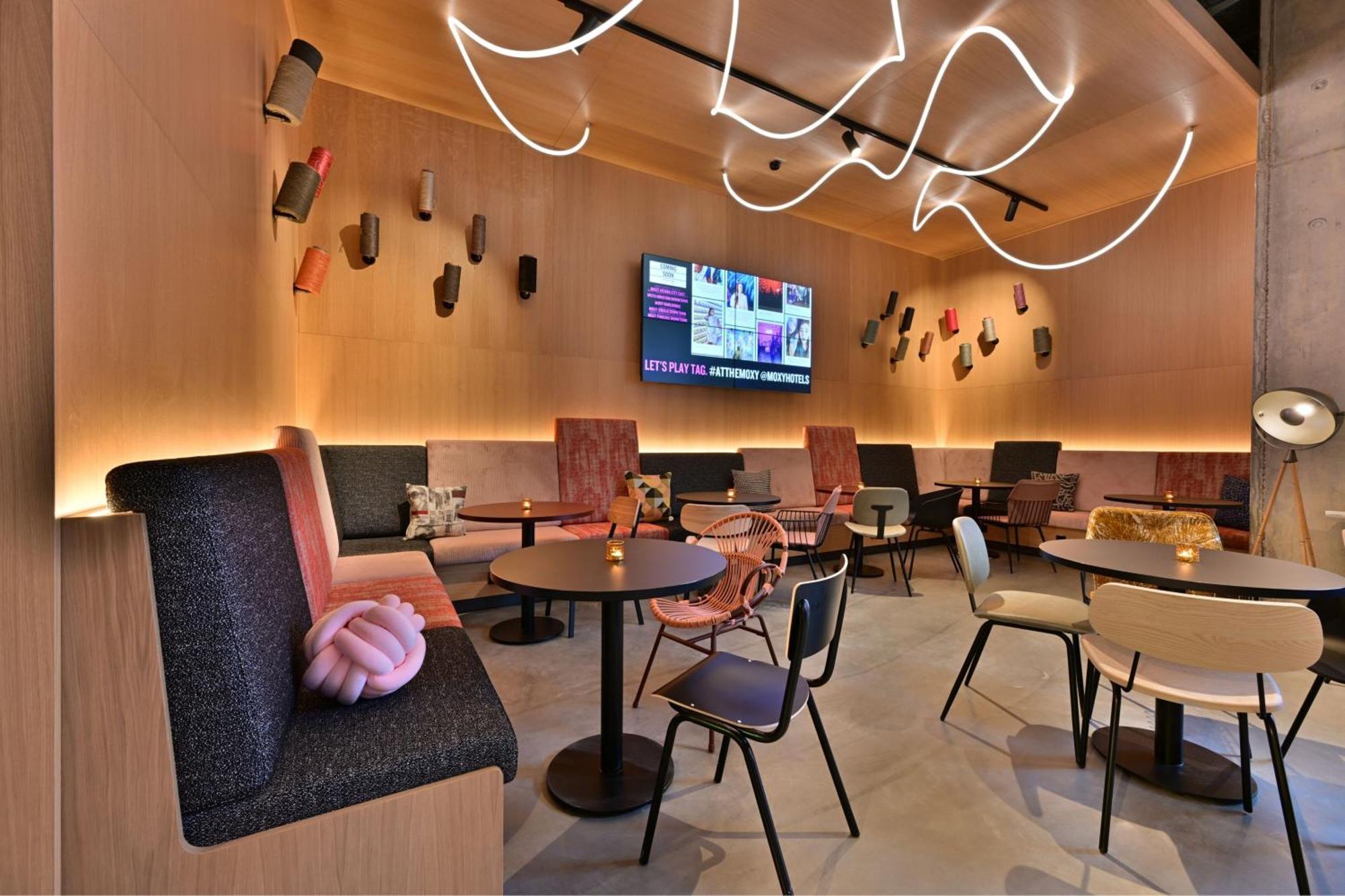 Moxy Outletcity Metzingen Metzingen  Bagian luar foto