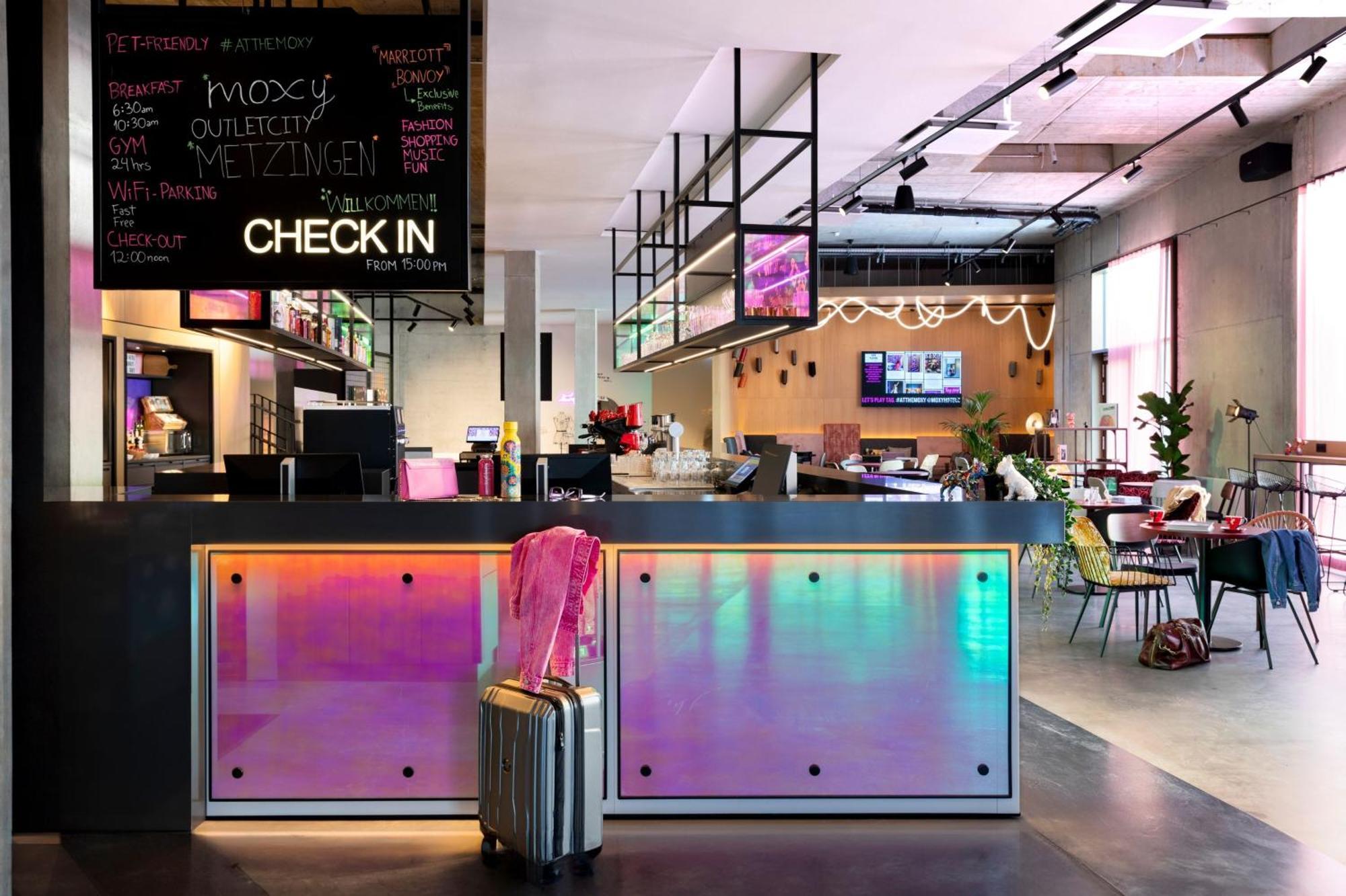Moxy Outletcity Metzingen Metzingen  Bagian luar foto
